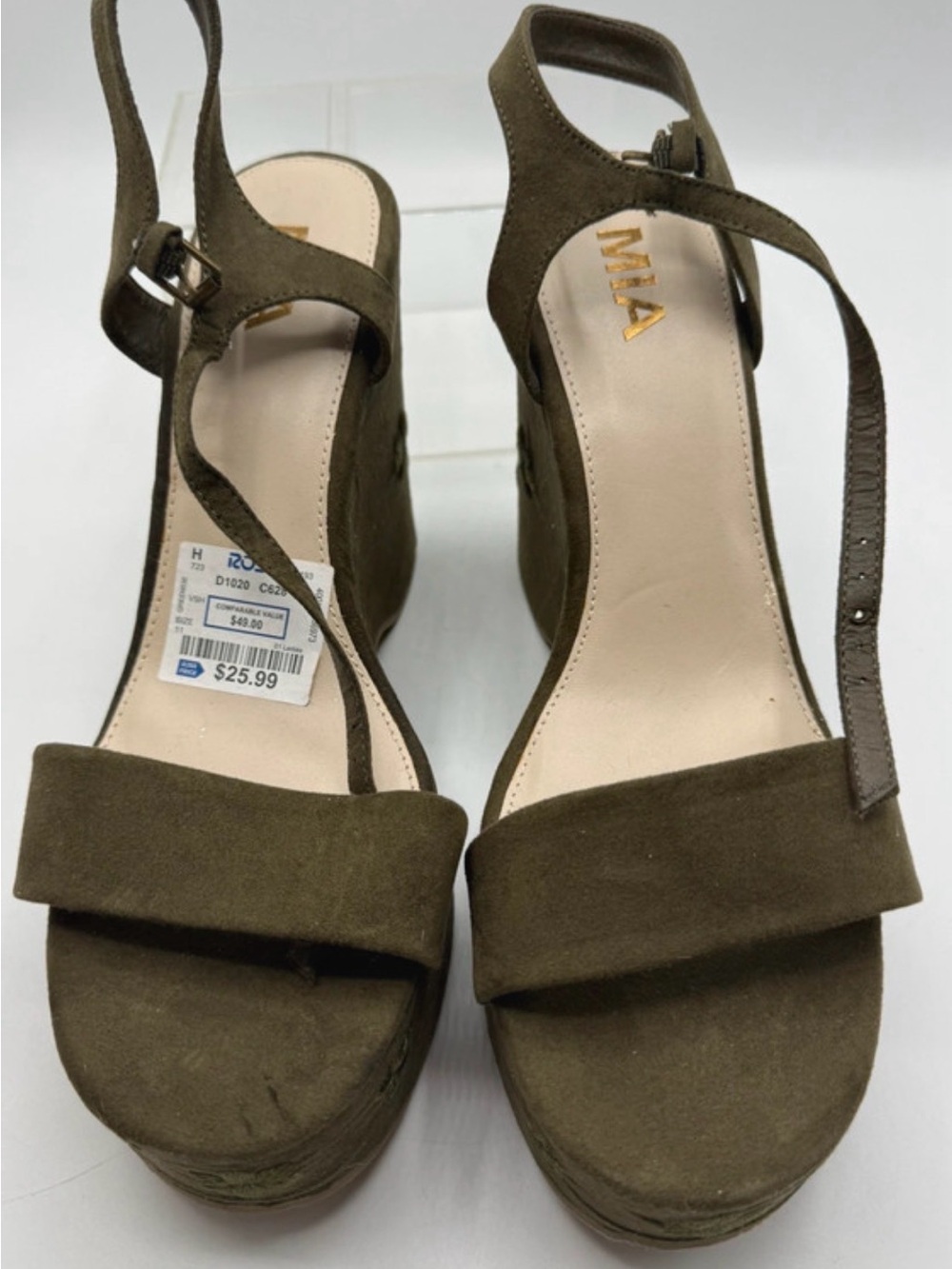 Green Gold Floral Embroidered Wedge Sandals Size 11 NWT